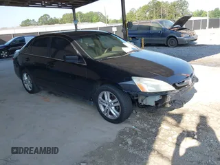 2003 Honda Accord LX z VIN 1HGCM56383A069986, wystawiony jako IAAI lot #42317796 z przebiegiem 228 880 mil mil oraz . Historia ofert i sprzedaży dostępna na DreamBid. Obrazek 1.