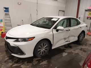 2022 Toyota Camry Hybrid LE with VIN 4T1C31AK4NU589284, listed as a IAAI auction lot 41570420 with 47,565 mi miles. Bid and sale history available at carsss.com. Image 17.