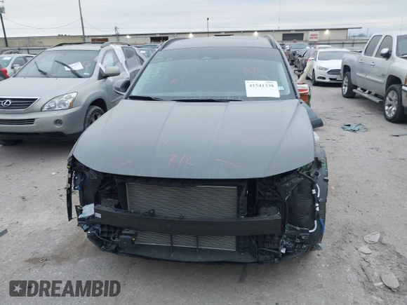 2025 Hyundai Tucson SEL Convenience with VIN 5NMJC3DE8SH455202, listed as a IAAI auction lot 41541338 with 5,911 mi miles. Bid and sale history available at carsss.com. Image 13.