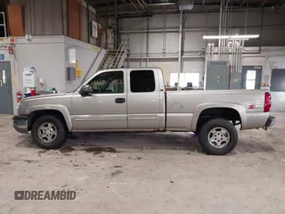 2003 Chevrolet Silverado 1500 with VIN 2GCEK19T731165314, listed as a IAAI auction lot 41605502 with 152,310 mi miles. Bid and sale history available at carsss.com. Image 15.