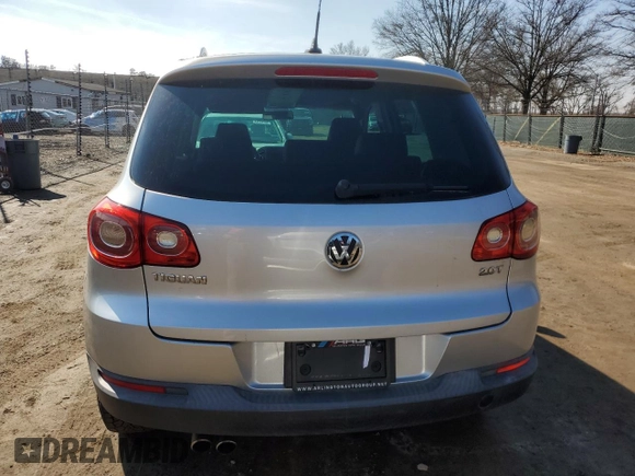 2010 Volkswagen Tiguan with VIN WVGAV9AX3AW530706, listed as a Copart auction lot 44738295 with 133,412 mi miles and Clean Title. Bid and sale history available at DreamBid. Image 6.