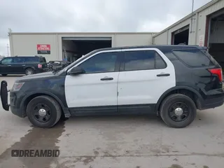 2019 Ford Police Interceptor Utility с VIN 1FM5K8ATXKGB54891, выставлен на аукционе IAAI как лот 42413325 с пробегом 113 579 миль миль и . История ставок и продаж доступна на DreamBid. Изображение 14.