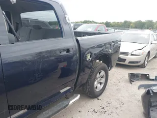 2018 Ram 1500 Express z VIN 1C6RR7KG3JS257506, wystawiony jako IAAI lot #40499292 z przebiegiem 191 174 mil mil oraz . Historia ofert i sprzedaży dostępna na DreamBid. Obrazek 19.