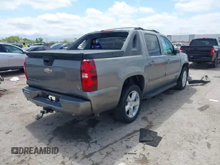 2008 Chevrolet Avalanche LS z VIN 3GNEC12J48G173429, wystawiony jako IAAI lot #42212433 z przebiegiem 151 817 mil mil oraz . Historia ofert i sprzedaży dostępna na DreamBid. Obrazek 4.