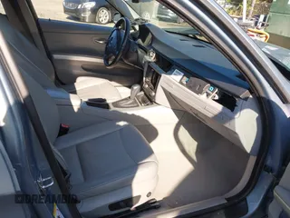 2007 BMW 3 Series 328i z VIN WBAVS135X7FX16115, wystawiony jako IAAI lot #41996754 z przebiegiem 113 749 mil mil oraz . Historia ofert i sprzedaży dostępna na DreamBid. Obrazek 5.