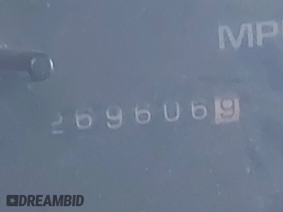 1999 GMC Suburban z VIN 1GKFK16R4XJ799354, wystawiony jako IAAI lot #41696999 z przebiegiem 269 606 mil mil oraz . Historia ofert i sprzedaży dostępna na DreamBid. Obrazek 7.