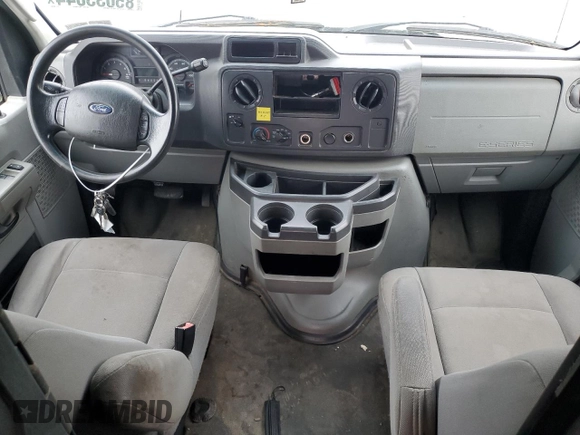 2010 Ford Econoline Cargo Commercial z VIN 1FTNE2EW6ADA01583, wystawiony jako Copart lot #85033044 z przebiegiem 98 464 mil mil oraz Czysty tytuł • Clean title. Historia ofert i sprzedaży dostępna na DreamBid. Obrazek 8.