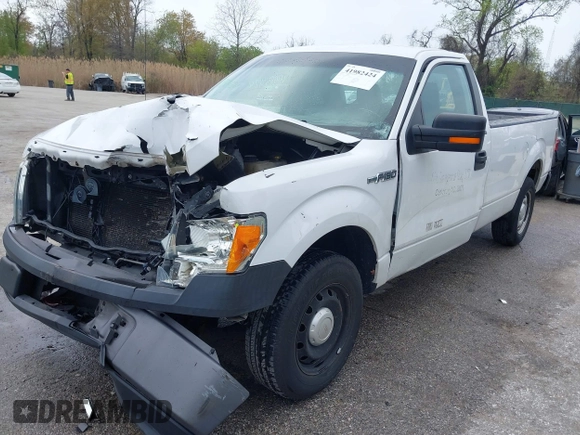 2014 Ford F-150 XL with VIN 1FTMF1CM0EKF70113, listed as a IAAI auction lot 41982424 with 150,007 mi miles. Bid and sale history available at carsss.com. Image 17.
