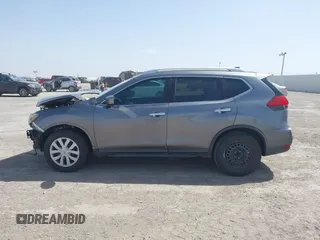 2017 Nissan Rogue SV z VIN KNMAT2MT2HP513636, wystawiony jako IAAI lot #41805560 z przebiegiem 145 783 mil mil oraz . Historia ofert i sprzedaży dostępna na DreamBid. Obrazek 14.