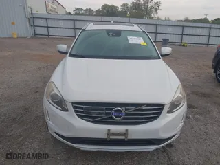 2016 Volvo XC60 T5 Platinum with VIN YV4612RM2G2788557, listed as a IAAI auction lot 41893917 with 95,257 mi miles. Bid and sale history available at carsss.com. Image 6.