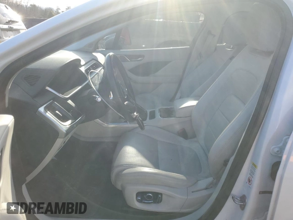 2019 Jaguar I-Pace HSE с VIN SADHD2S11K1F63703, выставлен на аукционе Copart как лот 86381394 с пробегом 43 348 миль миль и Списание • Salvage title. История ставок и продаж доступна на DreamBid. Изображение 7.