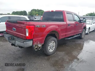 2017 Ford F-250 Lariat z VIN 1FT7W2BT6HEB48815, wystawiony jako IAAI lot #42162188 z przebiegiem 149 600 mil mil oraz . Historia ofert i sprzedaży dostępna na DreamBid. Obrazek 4.