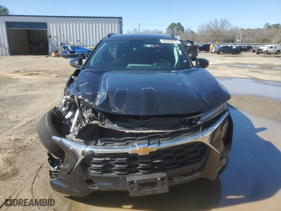 2025 Chevrolet Trax LT with VIN KL77LHEP5SC025727, listed as a Copart auction lot 48520815 with 7,207 mi miles and Salvage Title. Bid and sale history available at carsss.com. Image 5.