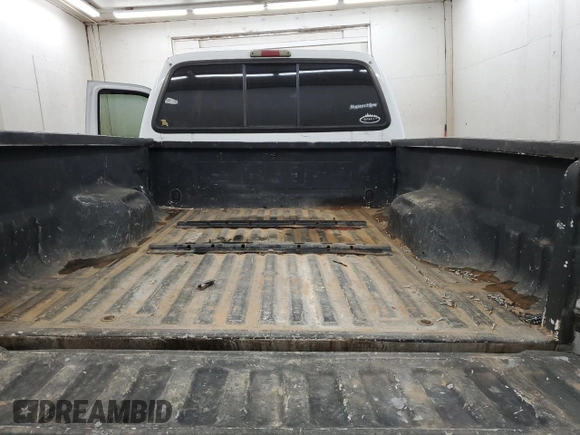 2003 Ford F-250 XL z VIN 1FTNW21L43ED61246, wystawiony jako Copart lot #89172355 z przebiegiem 174 011 mil mil oraz Szkoda całkowita • Salvage title. Historia ofert i sprzedaży dostępna na DreamBid. Obrazek 10.