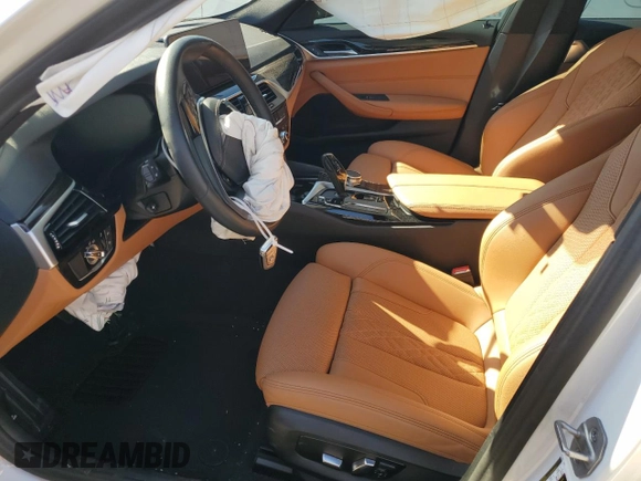 2023 BMW 5 Series 530i xDrive z VIN WBA13BJ04PCM79437, wystawiony jako Copart lot #46671715 z przebiegiem Nie podano mil oraz Szkoda całkowita • Salvage title. Historia ofert i sprzedaży dostępna na DreamBid. Obrazek 7.