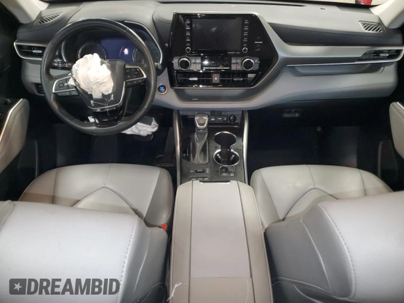 2021 Toyota Highlander XLE with VIN 5TDGZRBHXMS546223, listed as a Copart auction lot 57994635 with 69,413 mi miles and Salvage title. Bid and sale history available at DreamBid. Image 8.