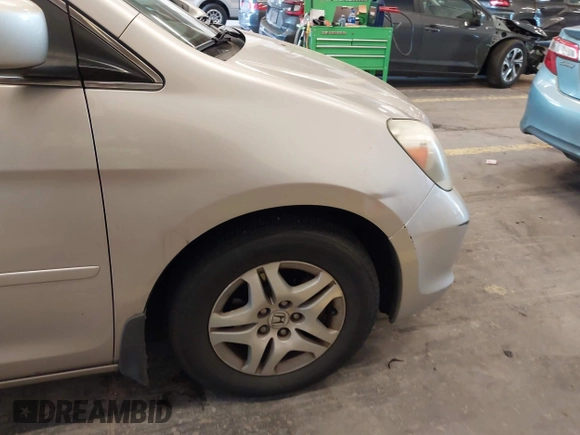 2006 Honda Odyssey EX с VIN 5FNRL38486B428173, выставлен на аукционе IAAI как лот 42385673 с пробегом 196 938 миль миль и . История ставок и продаж доступна на DreamBid. Изображение 16.