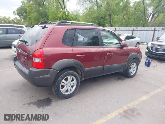 2006 Hyundai Tucson GLS with VIN KM8JN12D86U340196, listed as a IAAI auction lot 42144736 with 232,121 mi miles. Bid and sale history available at carsss.com. Image 4.