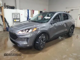 2022 Ford Escape SE z VIN 1FMCU0G66NUA43023, wystawiony jako Copart lot #48254235 z przebiegiem Nie podano mil oraz Szkoda całkowita • Salvage title. Historia ofert i sprzedaży dostępna na DreamBid. Obrazek 1.
