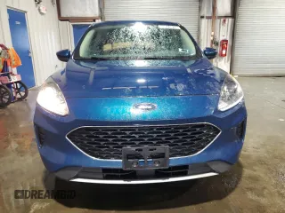 2020 Ford Escape SE z VIN 1FMCU0G69LUB80597, wystawiony jako Copart lot #60871915 z przebiegiem 74 291 mil mil oraz Czysty tytuł • Clean title. Historia ofert i sprzedaży dostępna na DreamBid. Obrazek 5.