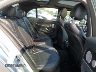 2019 Mercedes-Benz E 300 with VIN WDDZF4KB2KA552601, listed as a Copart auction lot 60702415 with 43,207 mi miles and Salvage title. Bid and sale history available at DreamBid. Image 10.