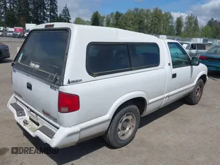 1997 GMC Sonoma z VIN 1GTCS1443VK511286, wystawiony jako IAAI lot #42236026 z przebiegiem 154 768 mil mil oraz . Historia ofert i sprzedaży dostępna na DreamBid. Obrazek 4.