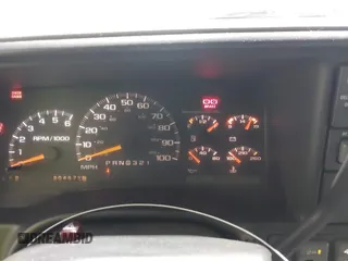 1999 Chevrolet Tahoe Z71 z VIN 1GNEK13R0XJ364222, wystawiony jako IAAI lot #41988710 z przebiegiem 204 577 mil mil oraz . Historia ofert i sprzedaży dostępna na DreamBid. Obrazek 7.