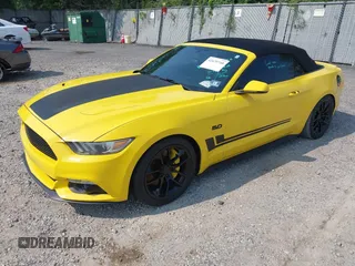 2015 Ford Mustang GT Premium z VIN 1FATP8FF9F5323726, wystawiony jako IAAI lot #42479740 z przebiegiem 68 581 mil mil oraz . Historia ofert i sprzedaży dostępna na DreamBid. Obrazek 2.