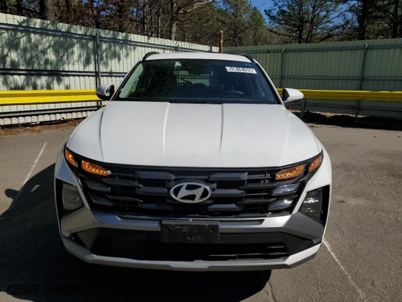 2025 Hyundai Tucson SEL with VIN 5NMJBCDE1SH480526, listed as a Copart auction lot 53616105 with 9,849 mi miles and Clean Title. Bid and sale history available at carsss.com. Image 5.