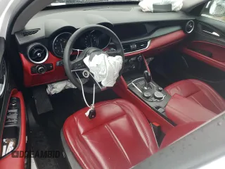 2018 Alfa Romeo Stelvio z VIN ZASFAKAN9J7B88322, wystawiony jako Copart lot #48808605 z przebiegiem 87 096 mil mil oraz Szkody całkowita. Historia ofert i sprzedaży dostępna na DreamBid. Obrazek 8.