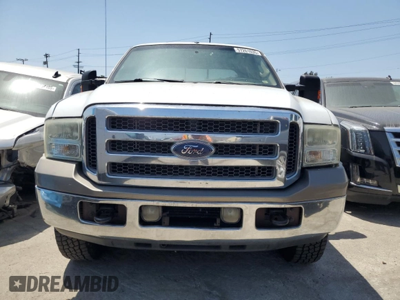 2007 Ford F-250 XL z VIN 1FTSW21P47EB01599, wystawiony jako Copart lot #57261035 z przebiegiem 152 671 mil mil oraz Szkoda całkowita • Salvage title. Historia ofert i sprzedaży dostępna na DreamBid. Obrazek 5.