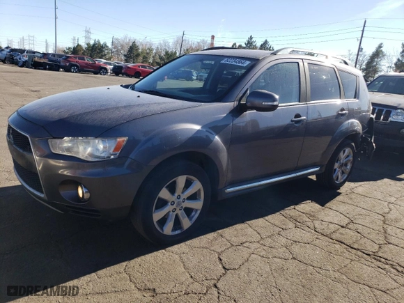 2010 Mitsubishi Outlander XLS with VIN JA4JT4AX7AZ005377, listed as a Copart auction lot 82234564 with 250,831 mi miles and Salvage Title. Bid and sale history available at carsss.com. Image 1.