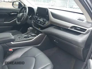 2023 Toyota Highlander L with VIN 5TDKDRAH8PS513610, listed as a IAAI auction lot 42474619 with 39,995 mi miles and . Bid and sale history available at DreamBid. Image 5.