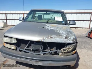 2000 Chevrolet Silverado 1500 with VIN 1GCEC14W4YZ141940, listed as a IAAI auction lot 41702750 with 1 mi miles. Bid and sale history available at carsss.com. Image 6.