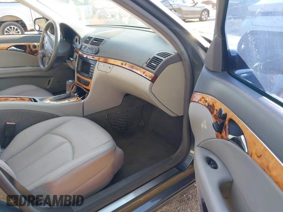 2008 Mercedes-Benz E-Class Luxury 3.5L with VIN WDBUF56X58B261012, listed as a IAAI auction lot 41858226 with 241,333 mi miles. Bid and sale history available at carsss.com. Image 5.