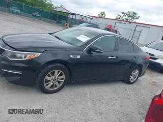 2017 Kia Optima LX z VIN 5XXGT4L36HG152832, wystawiony jako IAAI lot #42445597 z przebiegiem 183 875 mil mil oraz . Historia ofert i sprzedaży dostępna na DreamBid. Obrazek 14.