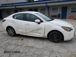 2016 Scion iA z VIN 3MYDLBZV3GY100873, wystawiony jako Copart lot #58972413 z przebiegiem 223 551 mil mil oraz . Historia ofert i sprzedaży dostępna na DreamBid. Obrazek 4.