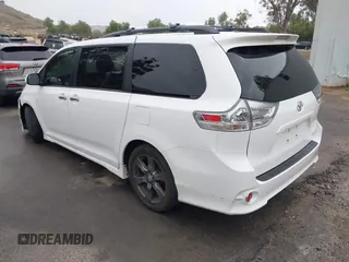 2017 Toyota Sienna SE with VIN 5TDXZ3DC8HS787136, listed as a IAAI auction lot 42062413 with 87,386 mi miles and . Bid and sale history available at DreamBid. Image 3.