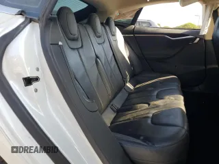 2013 Tesla Model S Performance z VIN 5YJSA1DP1DFP20689, wystawiony jako Copart lot #63685765 z przebiegiem 218 610 mil mil oraz Szkoda całkowita • Salvage title. Historia ofert i sprzedaży dostępna na DreamBid. Obrazek 10.
