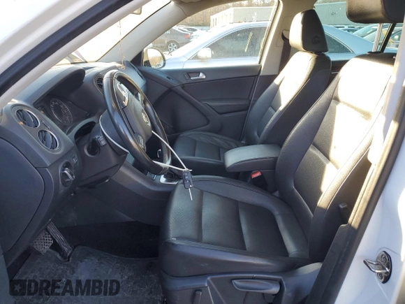 2014 Volkswagen Tiguan SEL с VIN WVGAV3AX4EW626475, выставлен на аукционе Copart как лот 43540255 с пробегом 84 057 миль миль и На запчасти • Non repairable. История ставок и продаж доступна на DreamBid. Изображение 7.