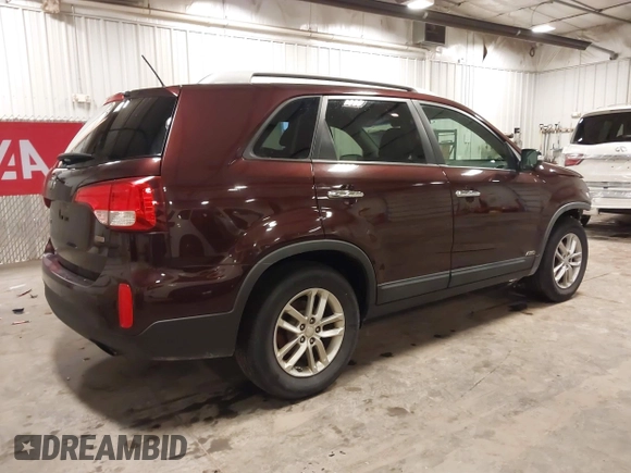 2014 Kia Sorento LX z VIN 5XYKTCA67EG541133, wystawiony jako IAAI lot #42335504 z przebiegiem 83 584 mil mil oraz . Historia ofert i sprzedaży dostępna na DreamBid. Obrazek 4.
