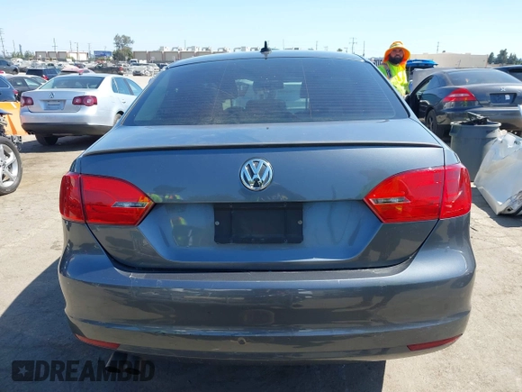 2013 Volkswagen Jetta SE with VIN 3VWDP7AJ8DM436818, listed as a IAAI auction lot 42386196 with 121,043 mi miles and . Bid and sale history available at DreamBid. Image 16.