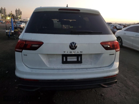 2024 Volkswagen Tiguan SE с VIN 3VVMB7AX2RM052032, выставлен на аукционе Copart как лот 85764774 с пробегом 11 763 миль миль и Списание • Salvage title. История ставок и продаж доступна на DreamBid. Изображение 6.