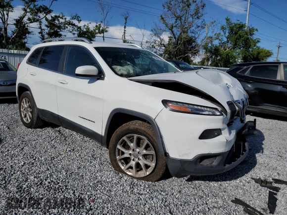 2017 Jeep Cherokee Latitude z VIN 1C4PJLCB7HW559306, wystawiony jako Copart lot #62612385 z przebiegiem 137 760 mil mil oraz Szkoda całkowita • Salvage title. Historia ofert i sprzedaży dostępna na DreamBid. Obrazek 4.