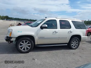 2009 GMC Yukon Denali z VIN 1GKFK032X9R236556, wystawiony jako IAAI lot #40805429 z przebiegiem 183 042 mil mil oraz . Historia ofert i sprzedaży dostępna na DreamBid. Obrazek 14.
