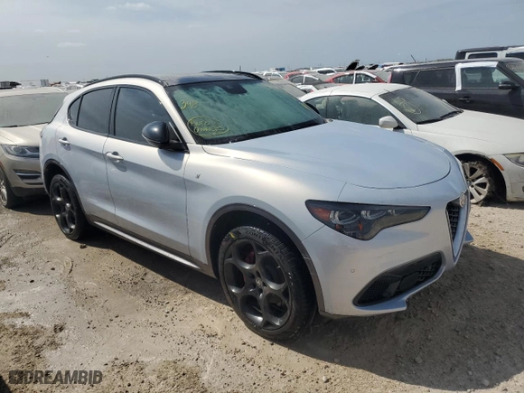 2024 Alfa Romeo Stelvio Veloce with VIN ZASPAKBN5R7D81081, listed as a Copart auction lot 74587934 with 0 mi miles and Non Repairable. Bid and sale history available at carsss.com. Image 4.