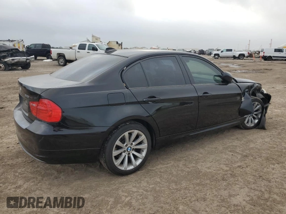 2011 BMW 3 Series 328i xDrive z VIN WBAPK7C54BF195834, wystawiony jako Copart lot #51740295 z przebiegiem 146 972 mil mil oraz Szkoda całkowita • Salvage title. Historia ofert i sprzedaży dostępna na DreamBid. Obrazek 3.