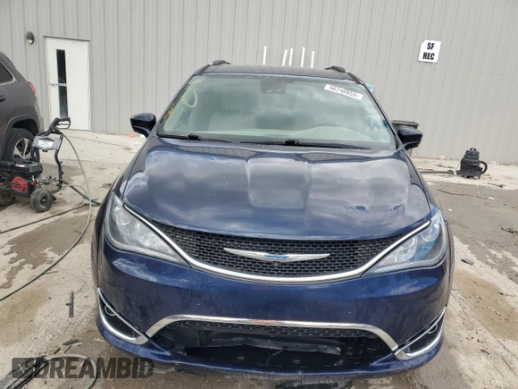 2018 Chrysler Pacifica Touring L z VIN 2C4RC1BG9JR170993, wystawiony jako Copart lot #56749955 z przebiegiem 205 310 mil mil oraz Nie do naprawy. Historia ofert i sprzedaży dostępna na DreamBid. Obrazek 5.