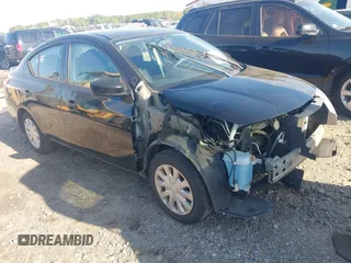 2017 Nissan Versa SV z VIN 3N1CN7AP1HL823668, wystawiony jako IAAI lot #41955899 z przebiegiem 163 624 mil mil oraz . Historia ofert i sprzedaży dostępna na DreamBid. Obrazek 1.