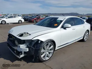 2018 Volvo S90 Inscription with VIN LVY992ML1JP034611, listed as a IAAI auction lot 41924064 with 75,098 mi miles. Bid and sale history available at carsss.com. Image 18.
